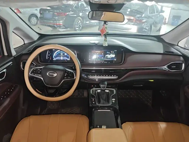 GAC Trumpchi M6 — Фото автомобиля 9