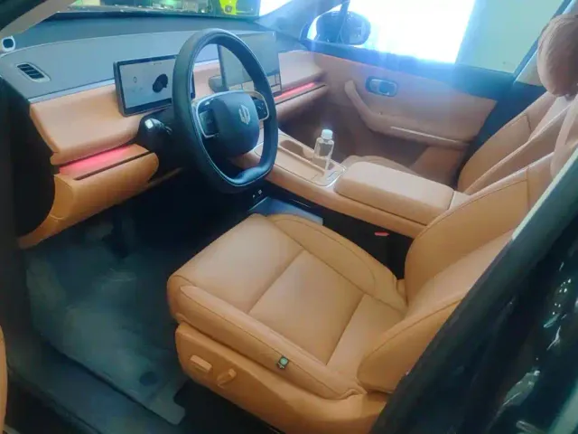 Leapmotor C10 — Фото автомобиля 9