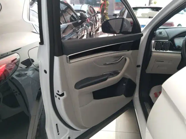 BYD Song PLUS — Фото автомобиля 7