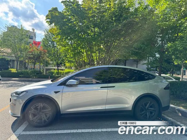 Tesla Model X — Фото автомобиля 2