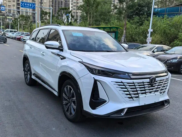 Changan CS75 Plus — Фото автомобиля 3