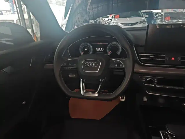 Audi Q5L — Фото автомобиля 10