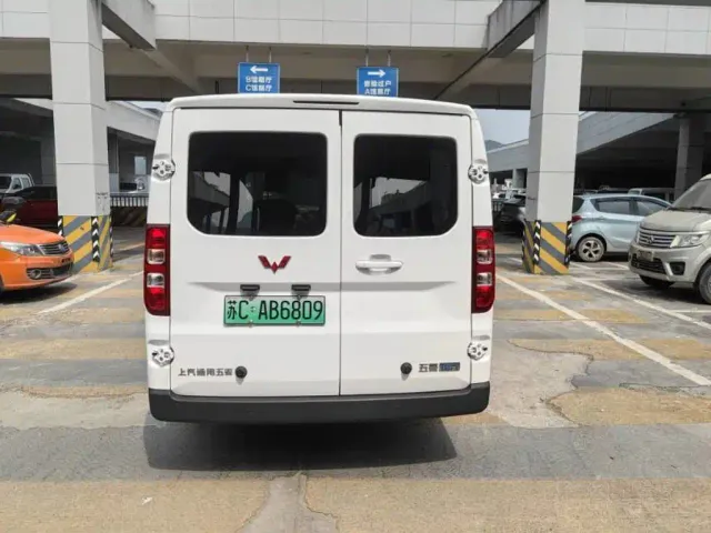 Wuling Yangguang — Фото автомобиля 4
