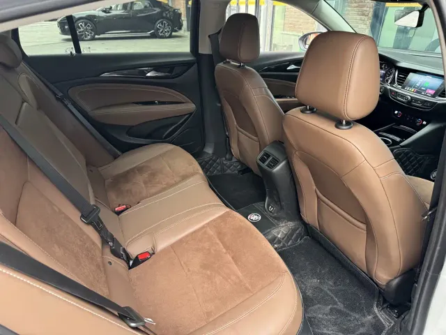 Buick Regal — Фото автомобиля 19