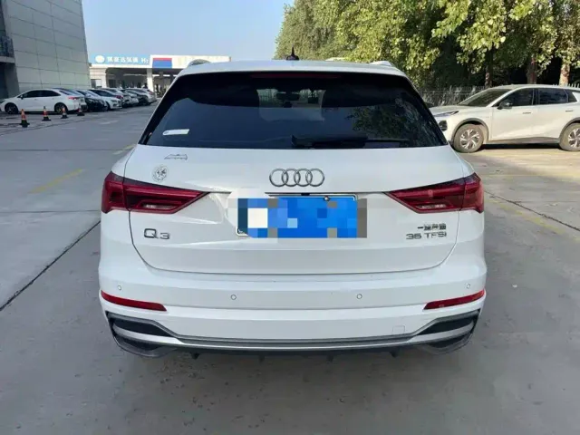 Audi Q3 — Фото автомобиля 3