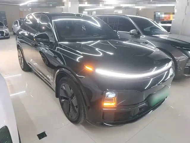 Li Auto L7 — Фото автомобиля 3