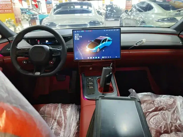 Xiaomi SU7 — Фото автомобиля 9