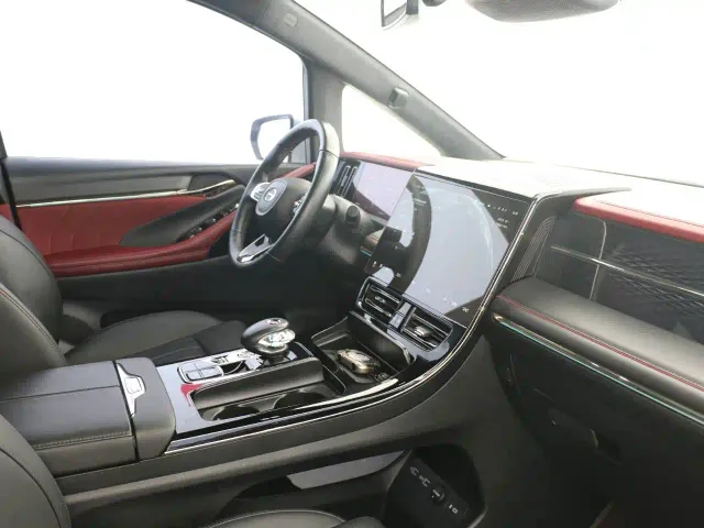 GAC Trumpchi M8 — Фото автомобиля 16