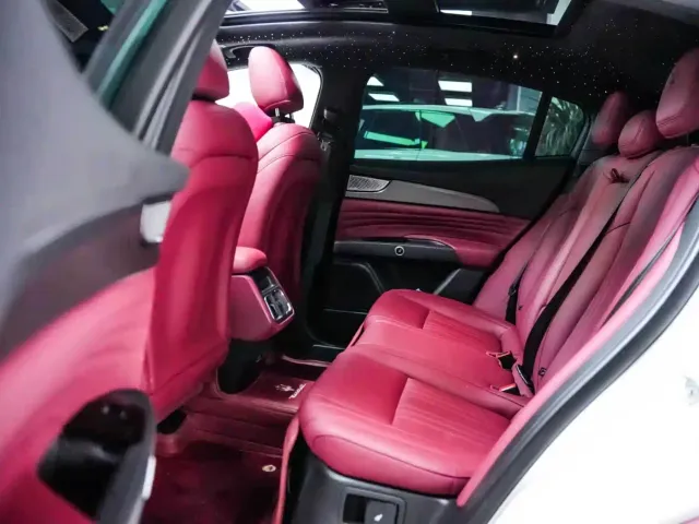 Maserati Grecale — Фото автомобиля 4