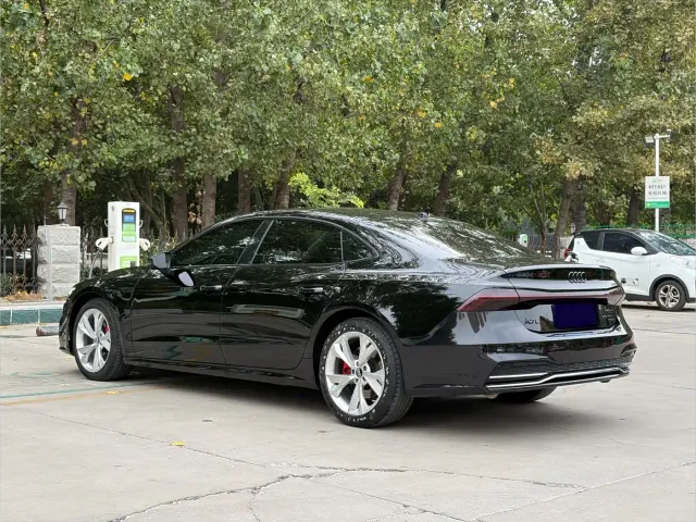 Audi A7L — Фото автомобиля 20