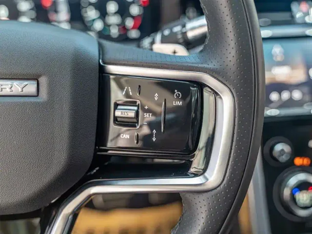 Land Rover Discovery Sport — Фото автомобиля 11