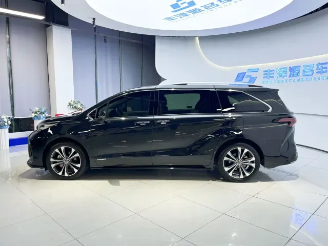 Toyota Granvia — Фото автомобиля 3