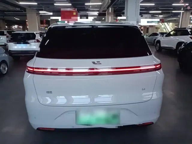 Li Auto L6 — Фото автомобиля 5