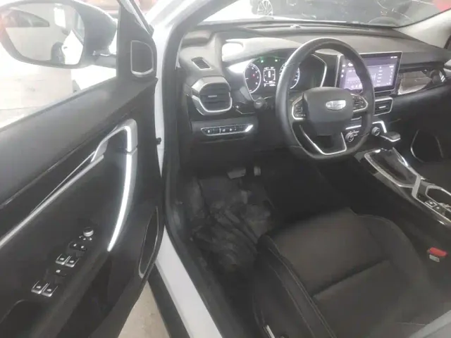 Geely Binyue — Фото автомобиля 15