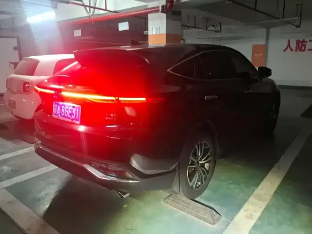 Toyota Lingfang HARRIER 2023 Hybrid 2.5L CVT 2WD Luxury Edition — Фото автомобиля 3