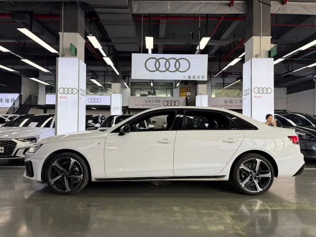 Audi Audi A4L 2024 40 TFSI Luxury Dynamic — Фото автомобиля 3