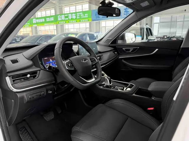 Chery Tiggo 8 — Фото автомобиля 7