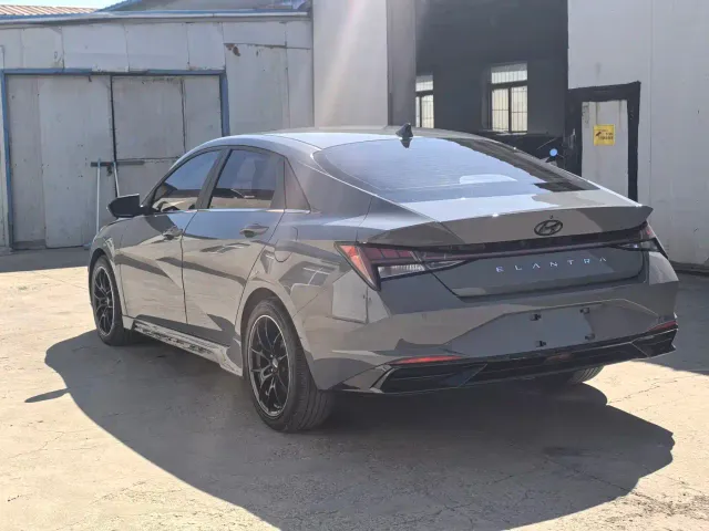 Hyundai Elantra — Фото автомобиля 6