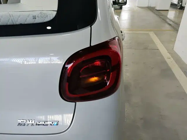 Wuling Hongguang Mini EV — Фото автомобиля 7