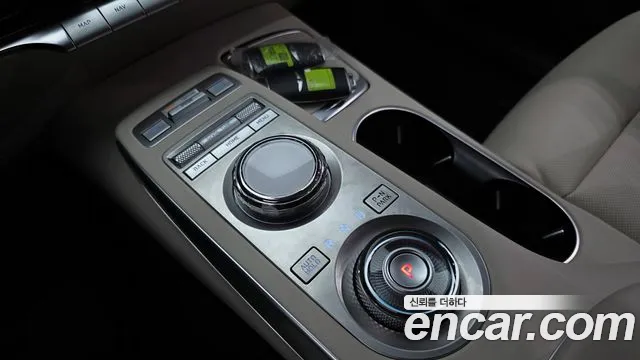 Genesis GV70 — Фото автомобиля 12