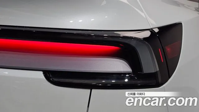 Tesla Model Y — Фото автомобиля 22