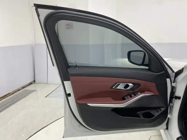 BMW 3 Series — Фото автомобиля 16