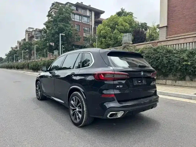 BMW X5 — Фото автомобиля 12