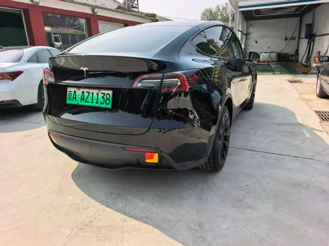 Tesla Model Y — Фото автомобиля 4