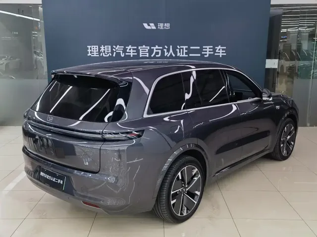 Li Auto L8 — Фото автомобиля 17
