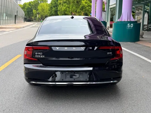 Volvo S90 — Фото автомобиля 8