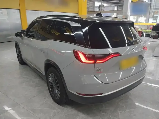 Nio ES8 — Фото автомобиля 4