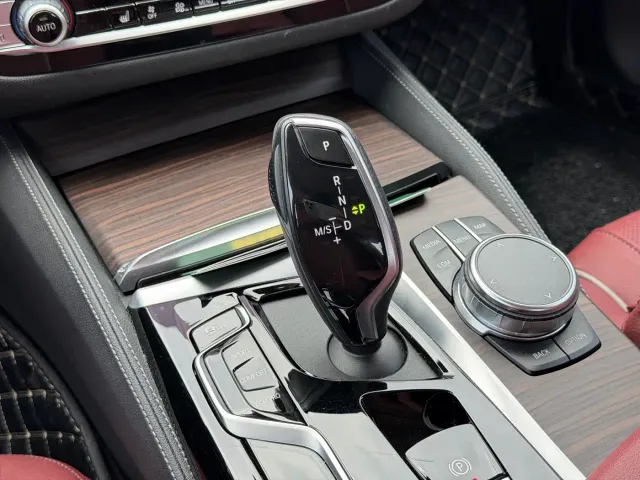 BMW 5 Series — Фото автомобиля 6