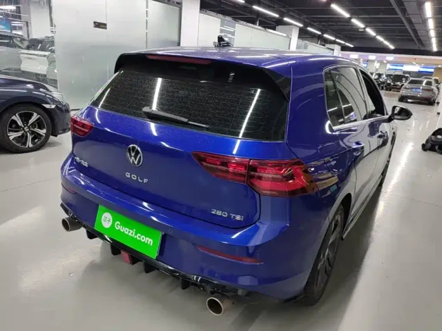 Volkswagen Golf — Фото автомобиля 6