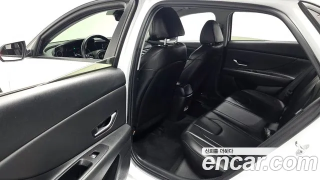 Hyundai AVANTE Новый Avante (CN7) — Фото автомобиля 12
