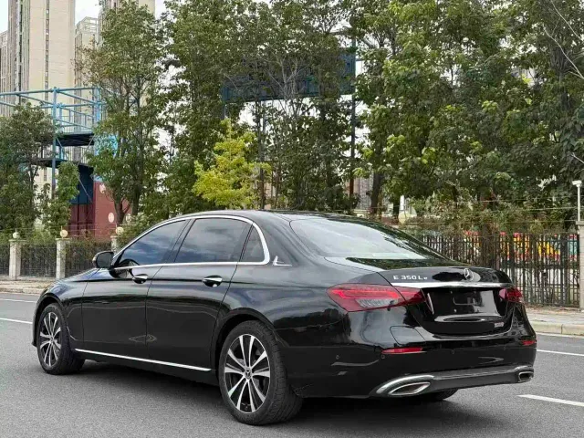Mercedes-Benz E-Class — Фото автомобиля 7