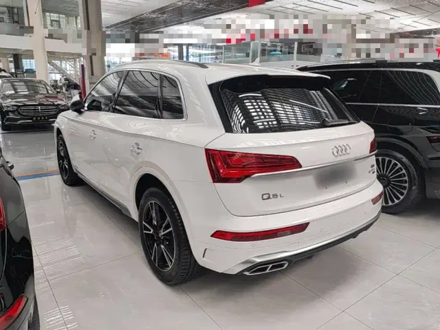 Audi Q5L — Фото автомобиля 4