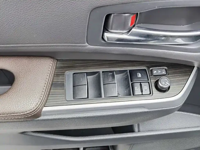 Toyota Granvia — Фото автомобиля 9
