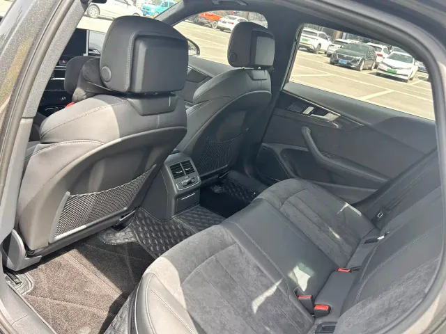 Audi A4L — Фото автомобиля 6