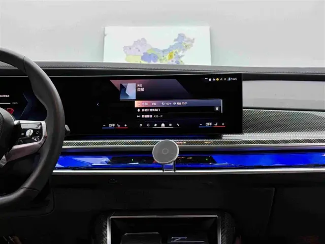 BMW i7 — Фото автомобиля 11