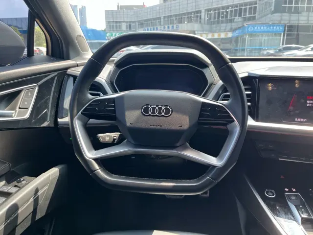 Audi Q4 e-tron — Фото автомобиля 8