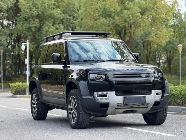 Land Rover Defender — Фото автомобиля 3