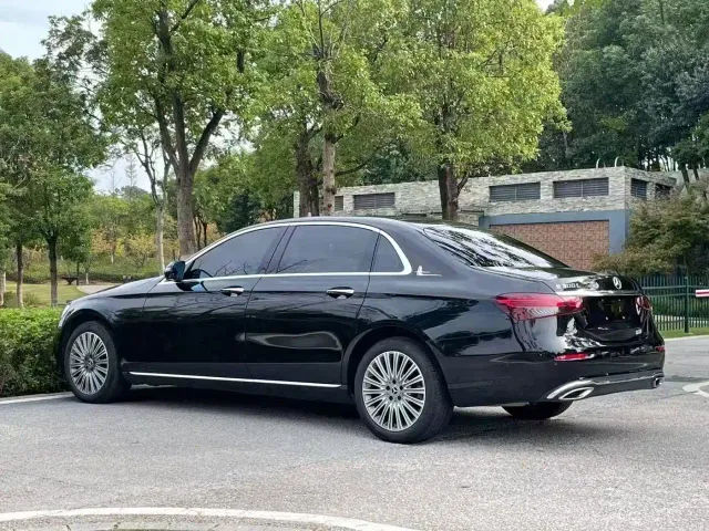 Mercedes-Benz E-Class — Фото автомобиля 8
