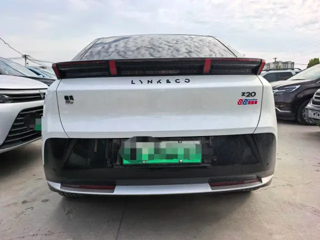 Lynk & Co Z20 — Фото автомобиля 11