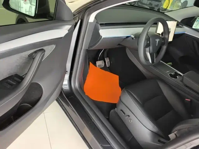 Tesla Model Y — Фото автомобиля 15