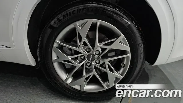 Genesis GV70 2.5T Бензин AWD — Фото автомобиля 5
