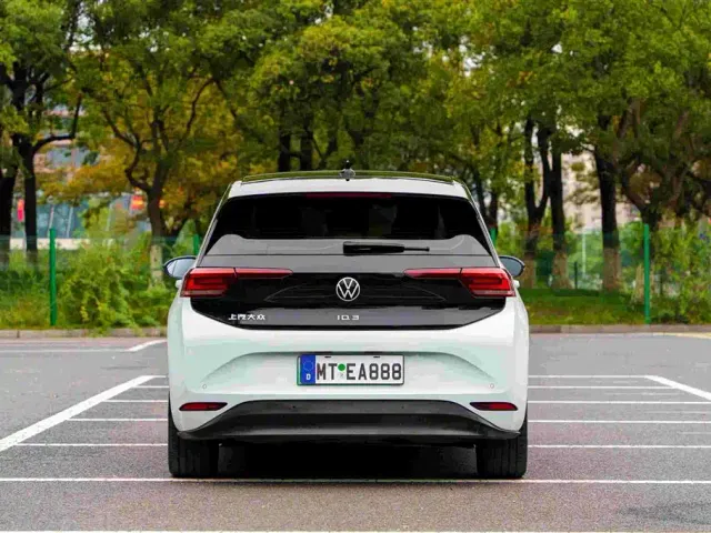 Volkswagen ID.3 — Фото автомобиля 6