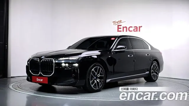 Фотография автомобиля — BMW 7 Series G70