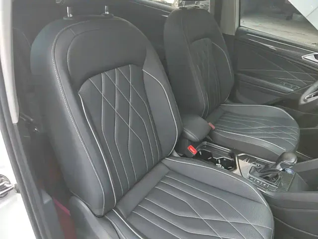 Volkswagen Tiguan L — Фото автомобиля 24
