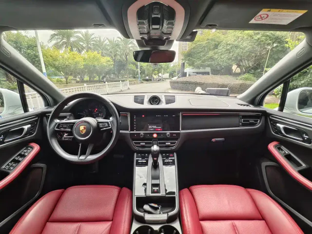 Porsche Macan — Фото автомобиля 13
