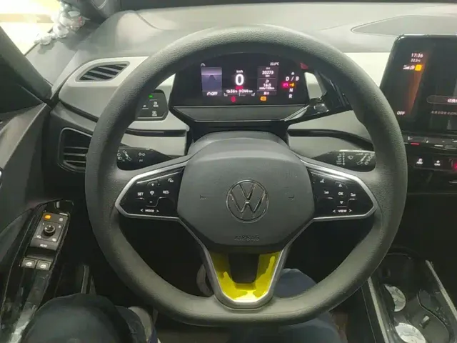 Volkswagen ID.3 — Фото автомобиля 10